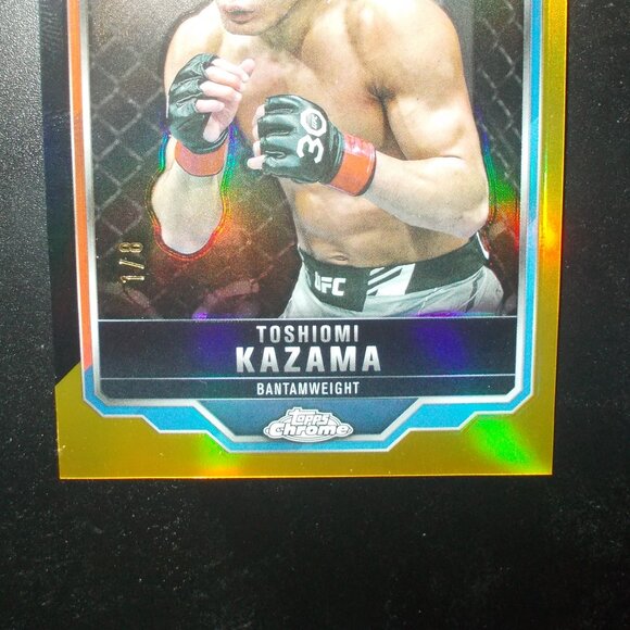 2025 Topps Chrome UFC Toshiomi Kazama Black/Gold Refractor RC 1/8 - Picture 7 of 9
